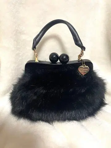 새상품급 VIVAYOU 퍼 가마구치 핸드백 블랙 결혼식 경사 파티