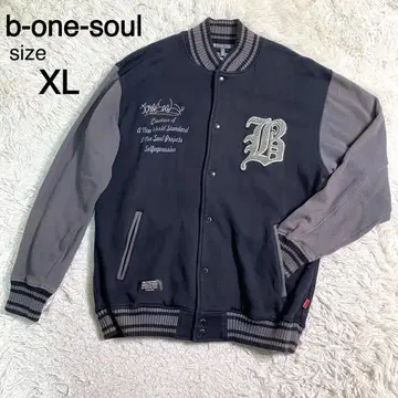 b-one-soul 블랙 컬러 코튼 바시티 자켓