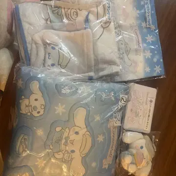 시나모롤 쿠션 & 마스코트 세트 제일복권