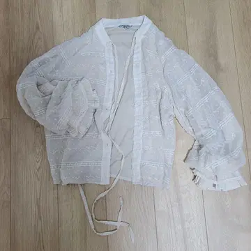 자수 장식 빅토리아 블라우스 마누스 마키나 S 사이즈