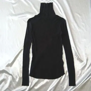 SOEJU 소주 블랙 터틀넥 M