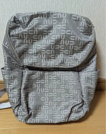 그레이 로고 프린트 백팩