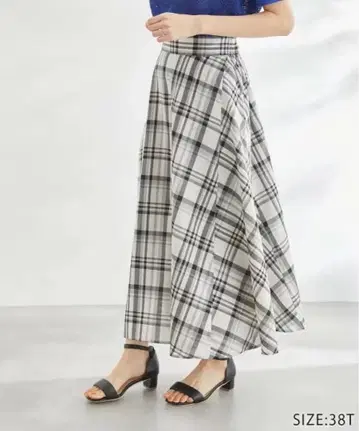 [ 새상품급 ] 로페피크닉 체크 무늬 플레어 스커트