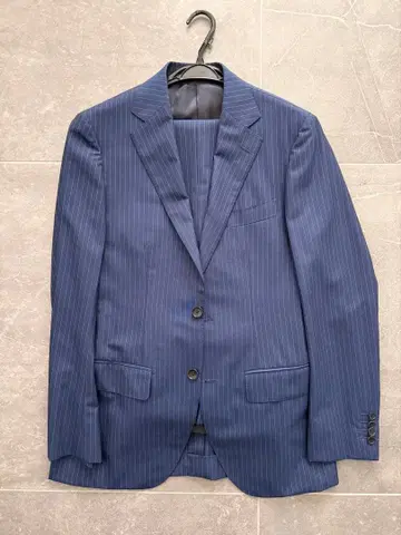 EDIFICE 네이비 스트라이프 수트