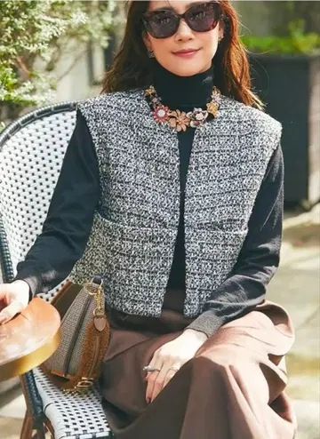 세븐틴 컴팩트 트위드 베스트 블랙 S