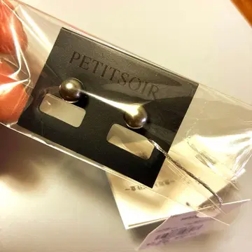 새상품 도쿄 소와르 조개 펄 귀걸이 PETITSOIR 그레이
