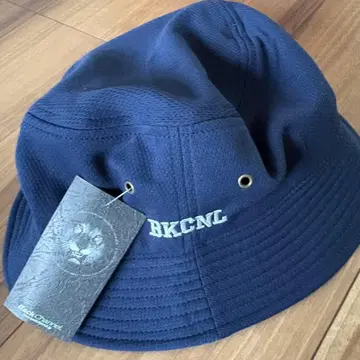 [ 미사용 새상품 ] BKCNL 네이비 버킷 햇 M 사이즈