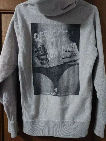 blow 그레이 그래픽 프린트 후드 부착 후드티