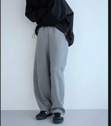 FASHIRU 라인 커브 맨투맨 팬츠