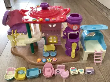 커다란 코코타마 하우스 멜로디의 작은 항아리 방, 저울의 주방 하우스