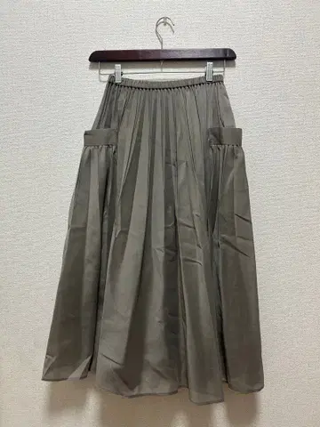 UNITED ARROWS 그레이 플레어 스커트