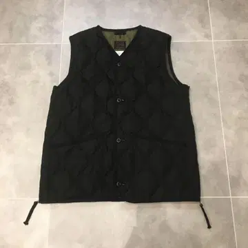 새상품급 TAION 타이온 밀리터리 다운 베스트