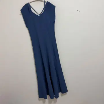 러그넘문 스트랩 니트 원피스 (블루)