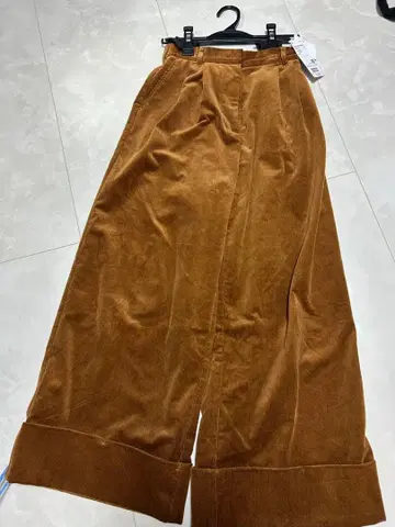 빔즈 코듀로이 와이드 팬츠