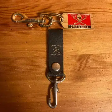 CREAM SODA 크림 소다 키링 2개 세트