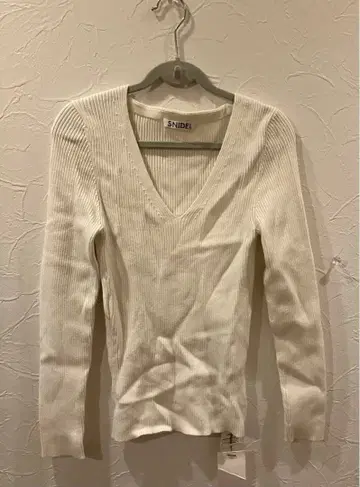 미사용품 SNIDEL 화이트 리브 니트 스웨터 F