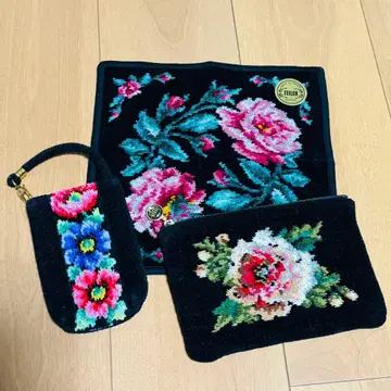 FELIER 꽃무늬 손수건과 파우치 세트