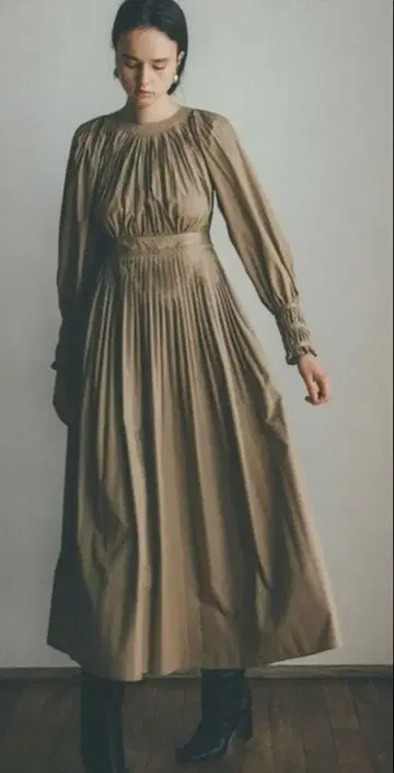 CLANE 벌룬 플리츠 원피스