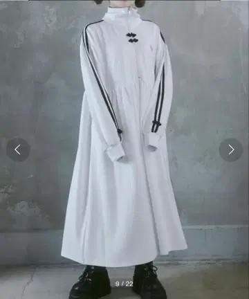 Whinny 카리스마 팬더의 니트 원피스 화이트