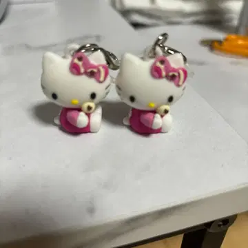 헬로키티 실리콘 키링