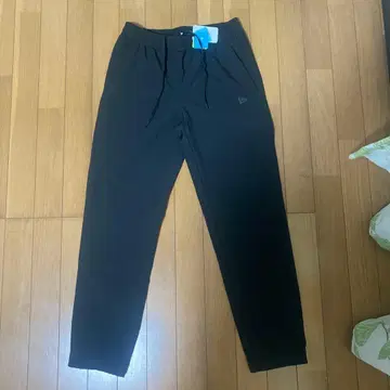 NEW ERA 라이트 쉘 팬츠 플래그 로고 블랙 S 사이즈