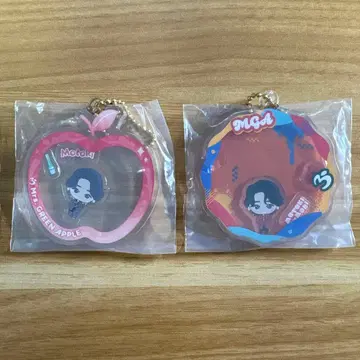 제일복권 미세스 E상 바스락 아크릴 참 오오모리 모토키 2점