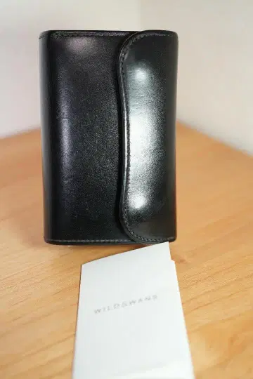 [ 현행 로고 ] Byrne ( 번 ) 새들 풀업 블랙 와일드 스완스