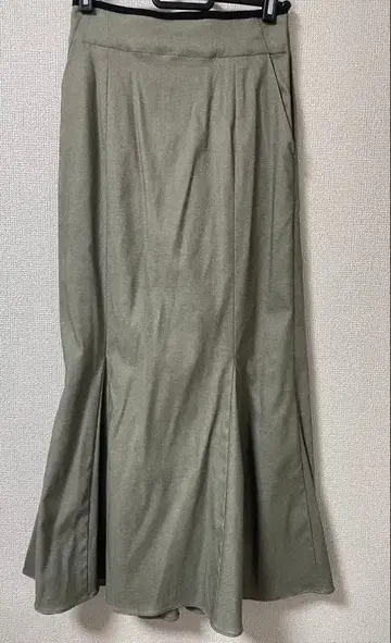 올리브 그린 머메이드 스커트