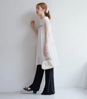 Kastane 시어 리브 플레어 팬츠