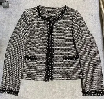 a.v.v 블랙과 화이트 스트라이프 자켓과 스커트 세트 M사이즈