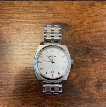 NIXON 아날로그 쿼츠 손목시계 화이트