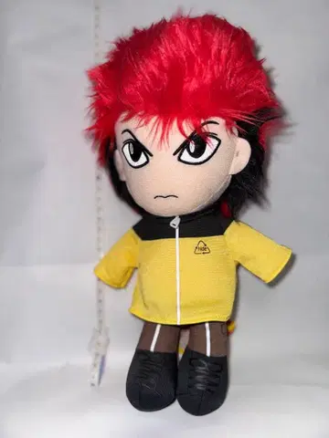 봉제 인형 빨간색과 블랙의 머리카락