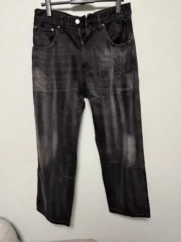 ZARA 블랙 스트레이트 데님