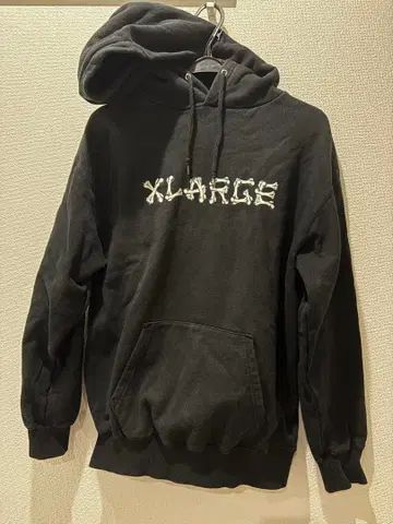 XLARGE 뼈 프린트 블랙 후드티