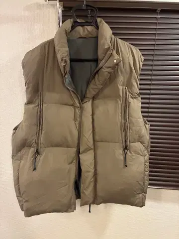 PUBLIC TOKYO 다운 베스트 02 올리브