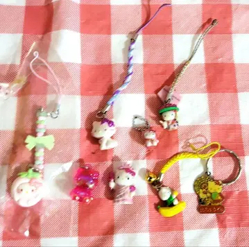 헬로키티 마스코트 끈 장식 묶음 판매