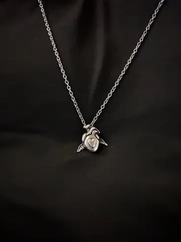 실버 하트와 날개 목걸이