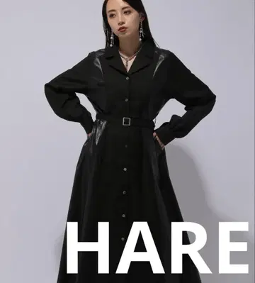 HARE 인조 가죽 절개 원피스