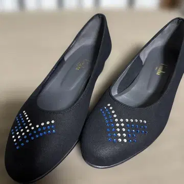 새상품급 t.inaba*티 이나바*펌프스 24cm 블랙