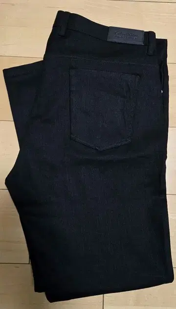 미사용 Calvin Klein Platinum 블랙 스트레이트 데님