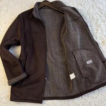 새상품급 더반 무스탕 코트 보아 스탠드 카라