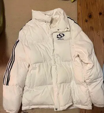 화이트 다운 자켓 SUCHSTAN