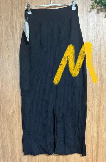 UNIQLO mame 3D 리브 백 슬릿 스커트 마메쿠로구치 M 블랙