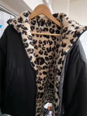 Mark Gonzales 레오파드 무늬 다운 자켓