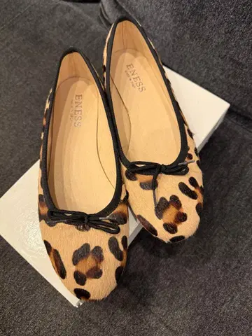 ENESS 에네스 레오파드 무늬 플랫슈즈