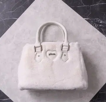 비쥬 체인 달린 pium 하트 퍼 백