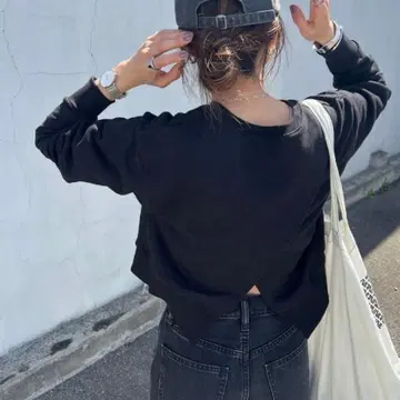 ISOOK 아이스 백 디자인 맨투맨 블랙 긴팔 맨투맨