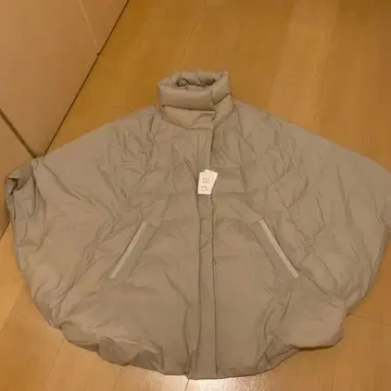 니시카와 다운 완판 판초 미사용 새상품 베이지 컬러 케이프