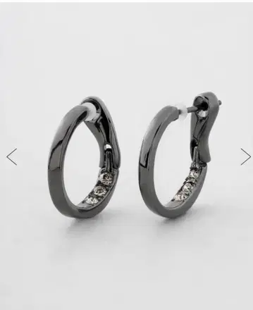 mimi33 비쥬 후프 귀걸이 블랙