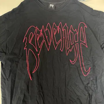 Revenge 블랙 T셔츠 한정판